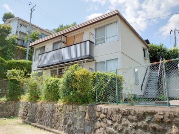 宝塚市湯本町のアパート