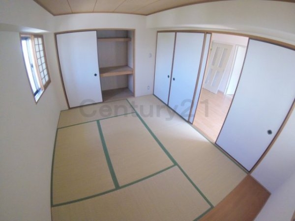 伊丹市千僧３丁目のマンション