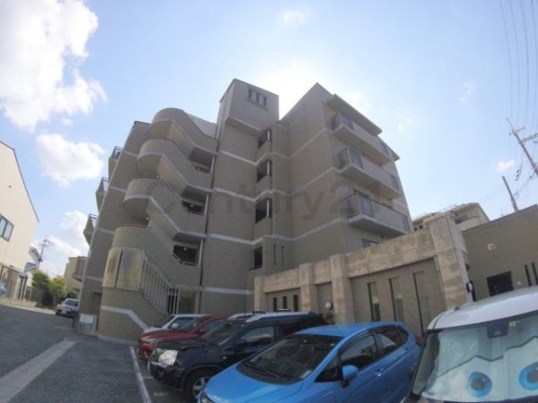 伊丹市千僧３丁目のマンション