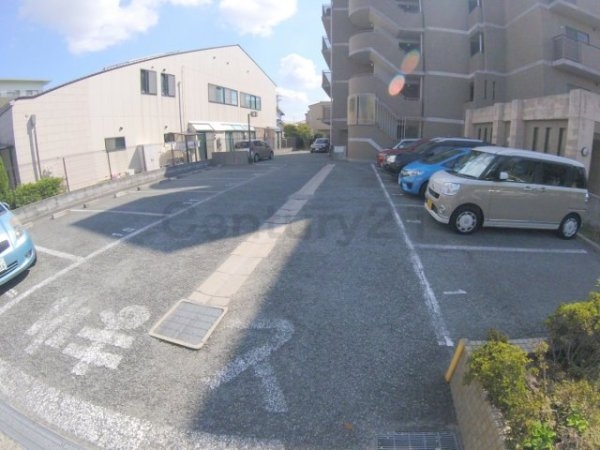 伊丹市千僧３丁目のマンション