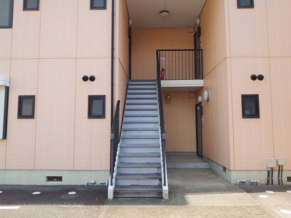 西宮市若山町のアパート