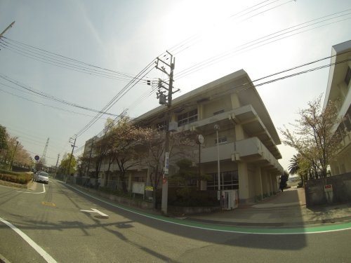 伊丹市池尻6丁目のアパート(伊丹市立松崎中学校)