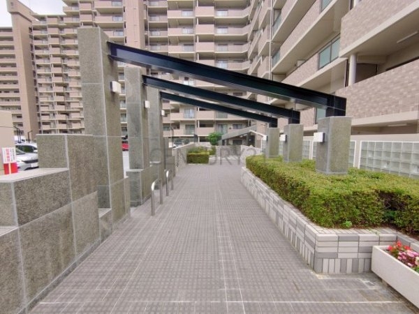 宝塚市すみれガ丘２丁目のマンション