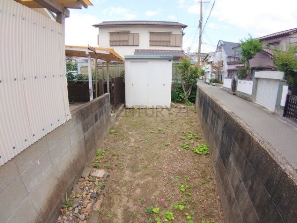 宝塚市小林３丁目のテラスハウス