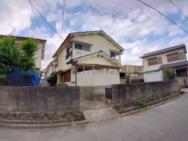 宝塚市小林３丁目のテラスハウス