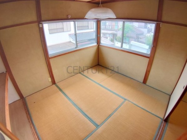 宝塚市小林３丁目のテラスハウス