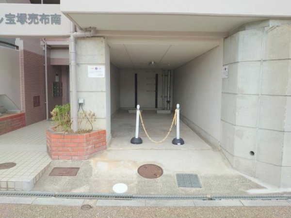 宝塚市小浜５丁目のマンション
