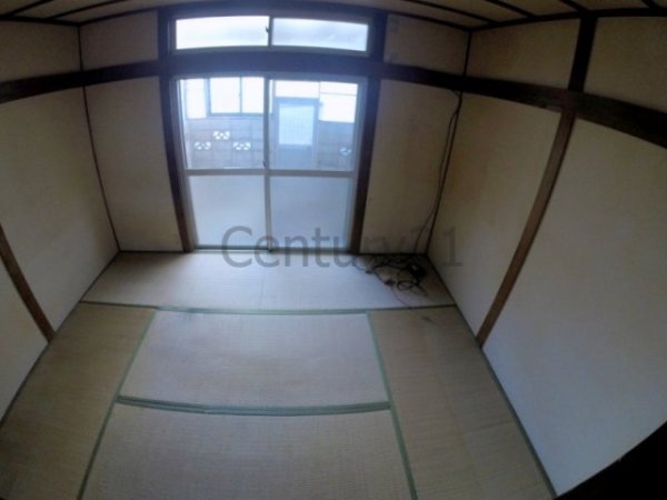 川西市新田２丁目のテラスハウス