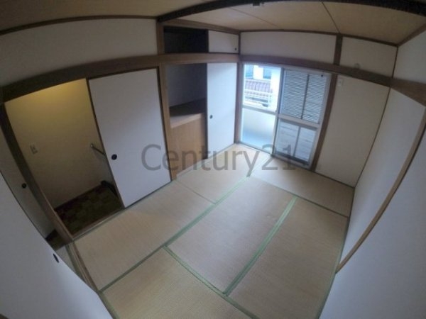 川西市新田２丁目のテラスハウス