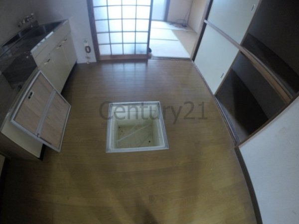 川西市新田２丁目のテラスハウス