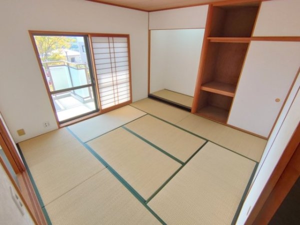 西宮市東山台２丁目のマンション
