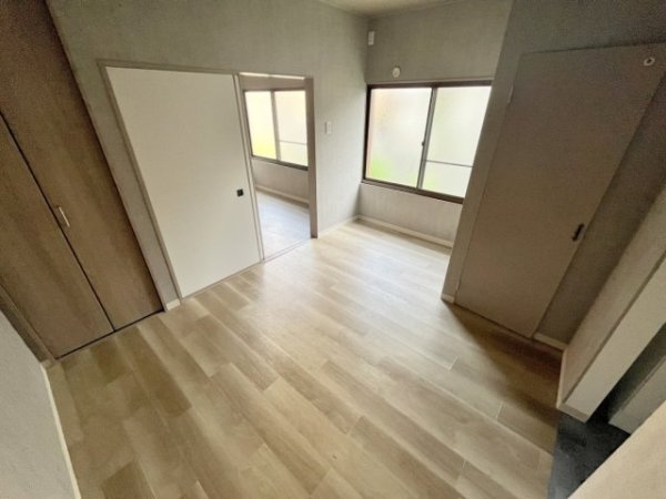 宝塚市南ひばりガ丘１丁目のアパート