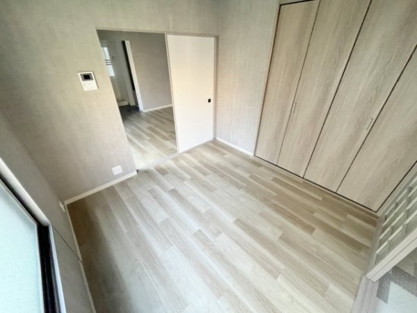 宝塚市南ひばりガ丘１丁目のアパート