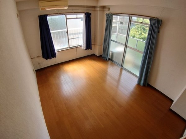 川西市花屋敷１丁目のマンション