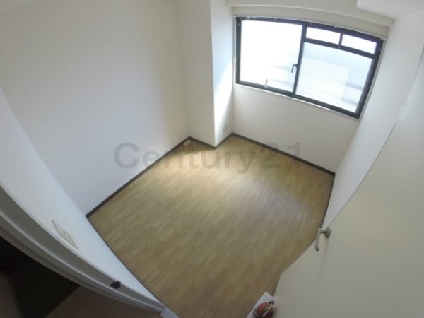 伊丹市中野東２丁目のマンション