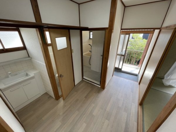 宝塚市高司３丁目のアパート