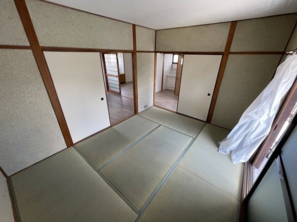 宝塚市高司３丁目のアパート