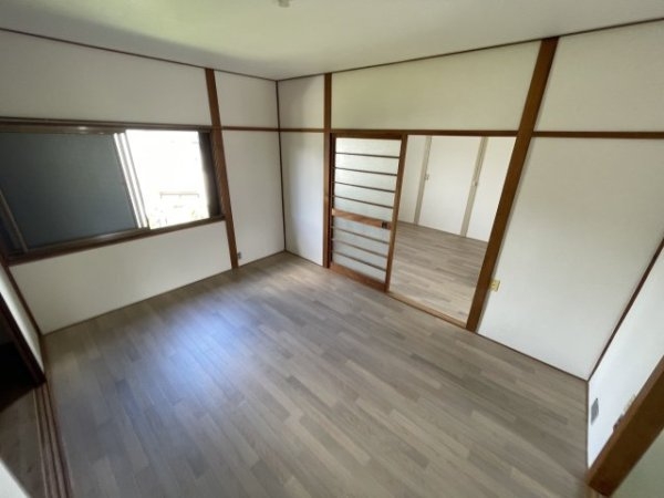 宝塚市高司３丁目のアパート
