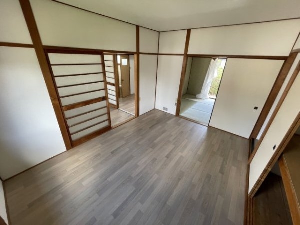 宝塚市高司３丁目のアパート
