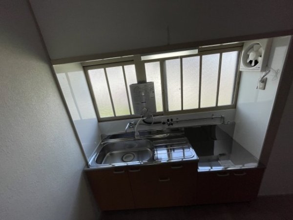 宝塚市高司３丁目のアパート