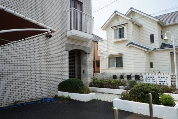 川西市久代4丁目のテラスハウス(岡本医院)