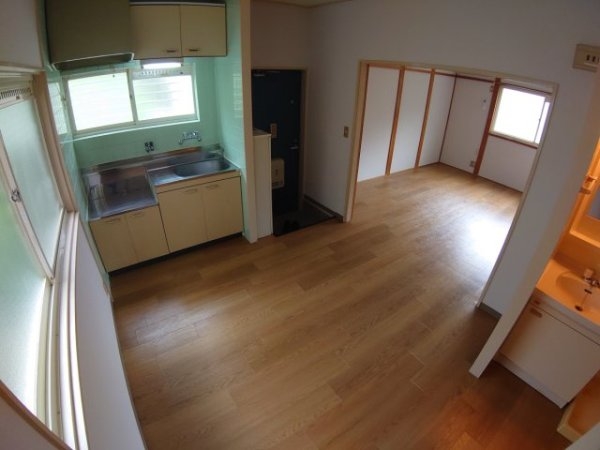 川西市花屋敷１丁目のアパート