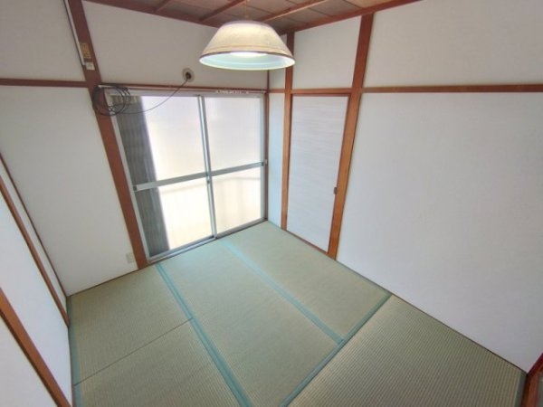 川西市南花屋敷２丁目の貸家