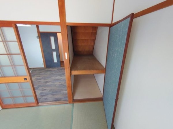 川西市南花屋敷２丁目の貸家