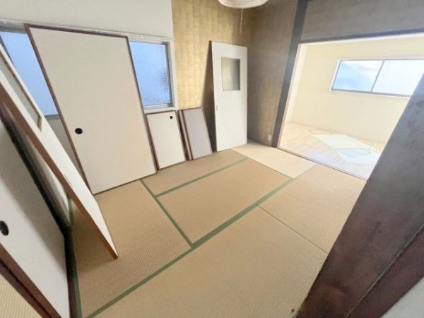 川西市一庫２丁目のテラスハウス