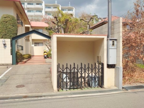 宝塚市野上２丁目のマンション