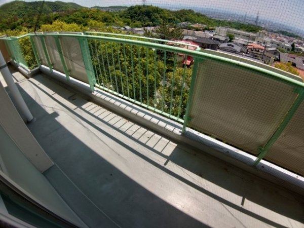 宝塚市中山五月台５丁目のマンション