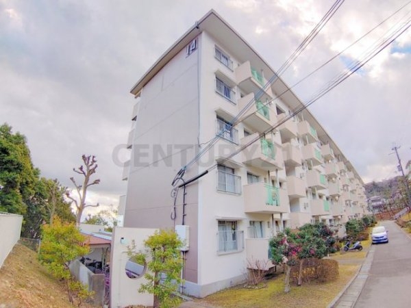 宝塚市中山五月台５丁目のマンション