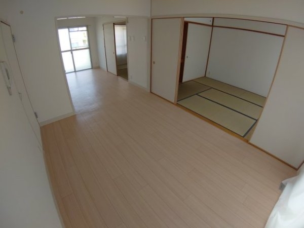 宝塚市中山五月台５丁目のマンション