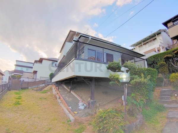 宝塚市雲雀丘山手１丁目の貸家