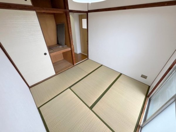 宝塚市鹿塩１丁目のマンション