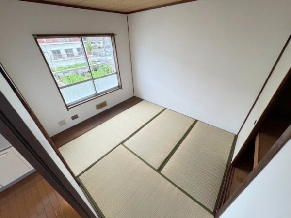 宝塚市鹿塩１丁目のマンション