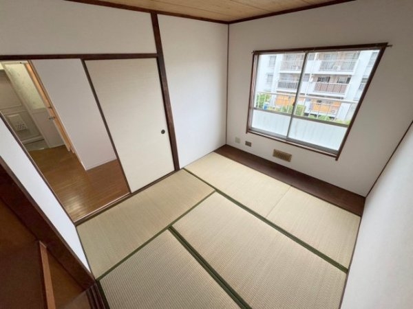 宝塚市鹿塩１丁目のマンション