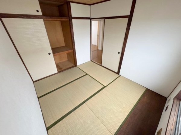 宝塚市鹿塩１丁目のマンション
