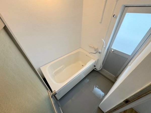 宝塚市鹿塩１丁目のマンション