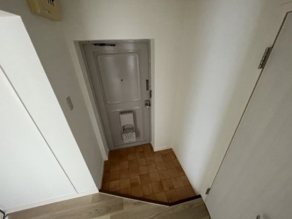 宝塚市鹿塩１丁目のマンション
