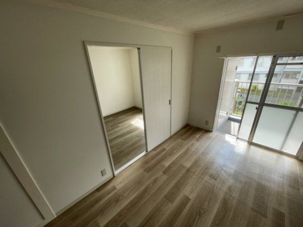 宝塚市鹿塩１丁目のマンション