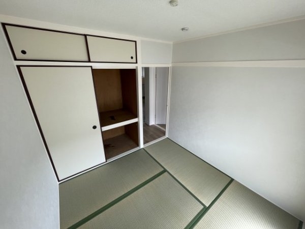 宝塚市鹿塩１丁目のマンション
