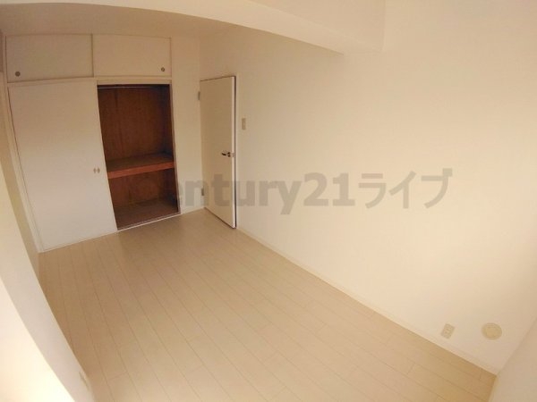 宝塚市伊孑志４丁目のマンション