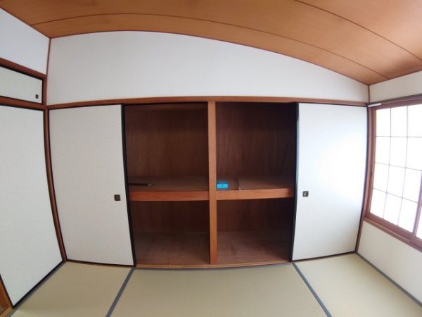 池田市鉢塚３丁目のテラスハウス