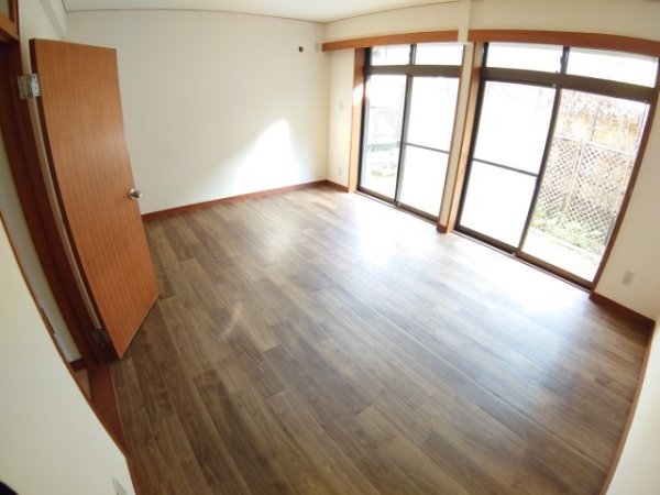 池田市鉢塚３丁目のテラスハウス
