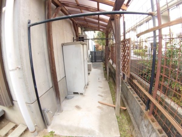 池田市鉢塚３丁目のテラスハウス