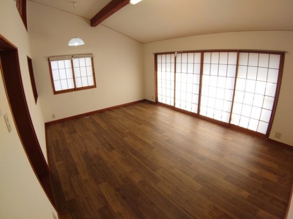 池田市鉢塚３丁目のテラスハウス