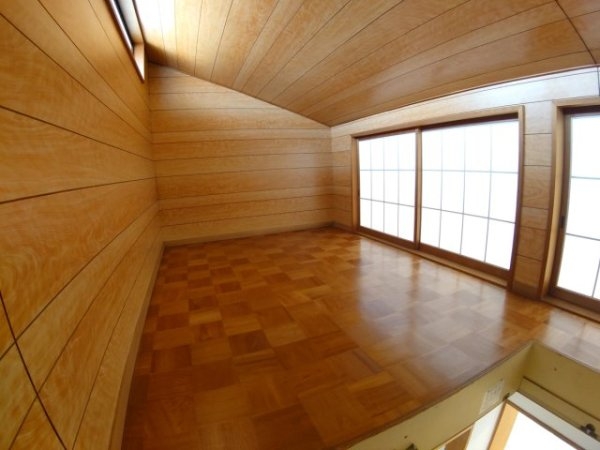 池田市鉢塚３丁目のテラスハウス
