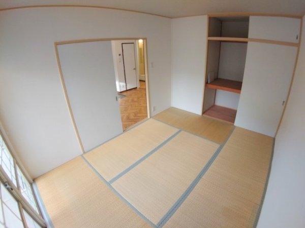 伊丹市行基町４丁目のアパート