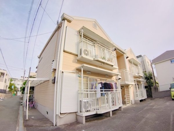 伊丹市行基町４丁目のアパート